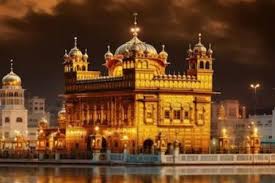 Golden Temple: This temple made of marble and copper is the holy pilgrimage site of Sikhism.