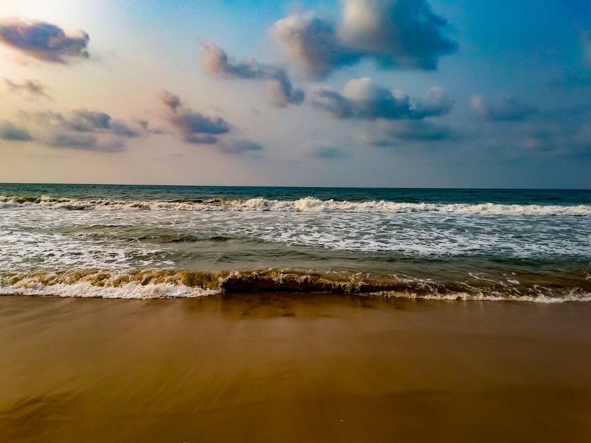 Enjoy Goa like at these 5 places, definitely visit the beautiful beach, sweet memories of the journey will remain in your mind - Kaudiyala kovalam puri radhanagar to om beach 5 beaches famous for beautiful views must visit in summer in India like goa inside – News18 Hindi