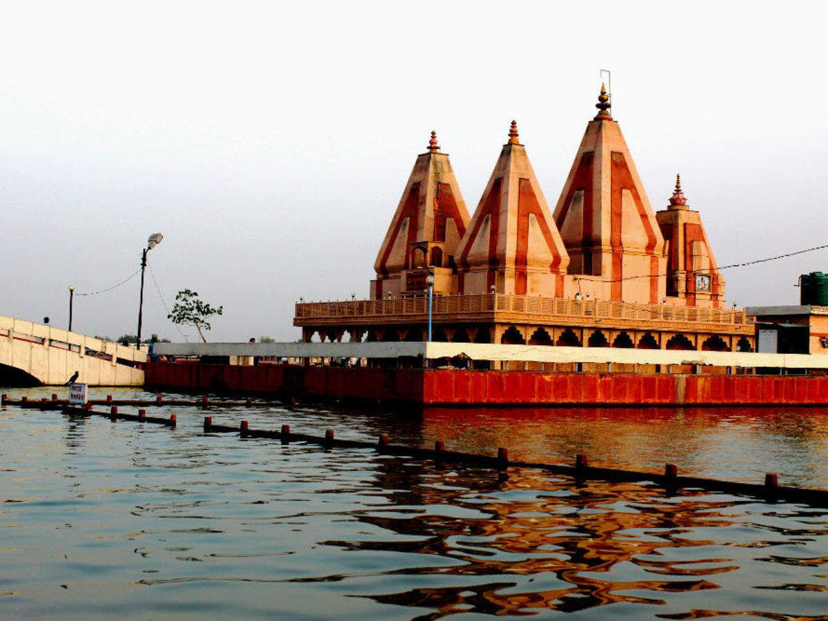 Brahma Sarovar Temple - Kurukshetra: Get details of Brahma Sarovar Temple on Times of India Travel