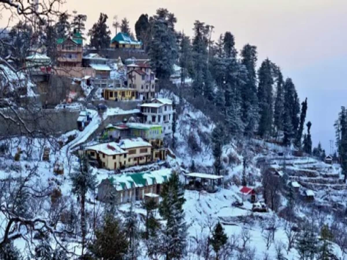 travel guide tips: Top 5 Places to See Snowfall in India during December month These are 5 such tourist places in India, where you can enjoy snowfall in the month of December,