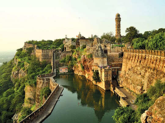 Tourist Places In Chittorgarh, Surrounded by its historical stories, Chittorgarh is a great place to visit, you can make plans this weekend - places to visit in ...