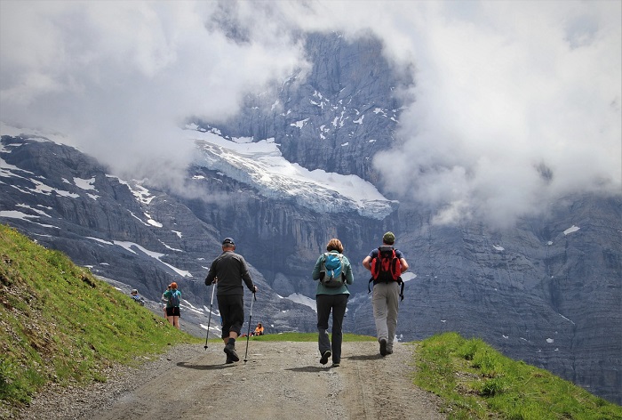 Trekking Tips: 10 things to keep in mind while going on the track, climbing mountains is not easy