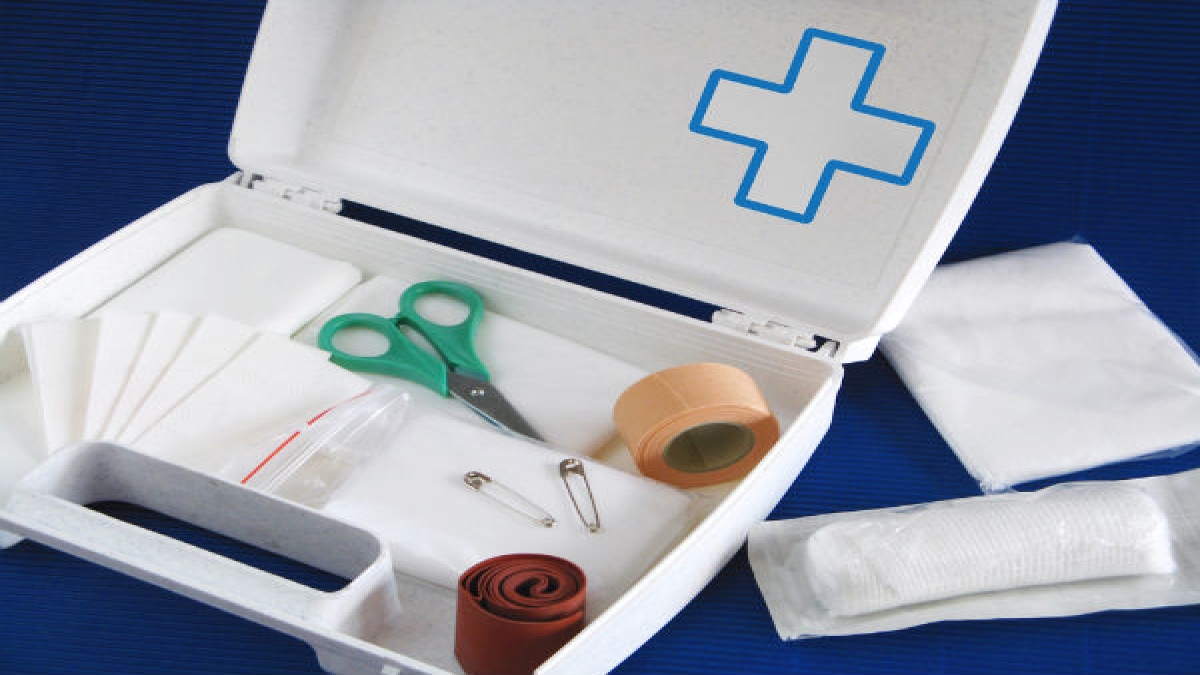 Know what things should be in the first aid box, you should know the complete information. World First Aid Day 2019: essential first aid items to keep in Box - Hindi Boldsky