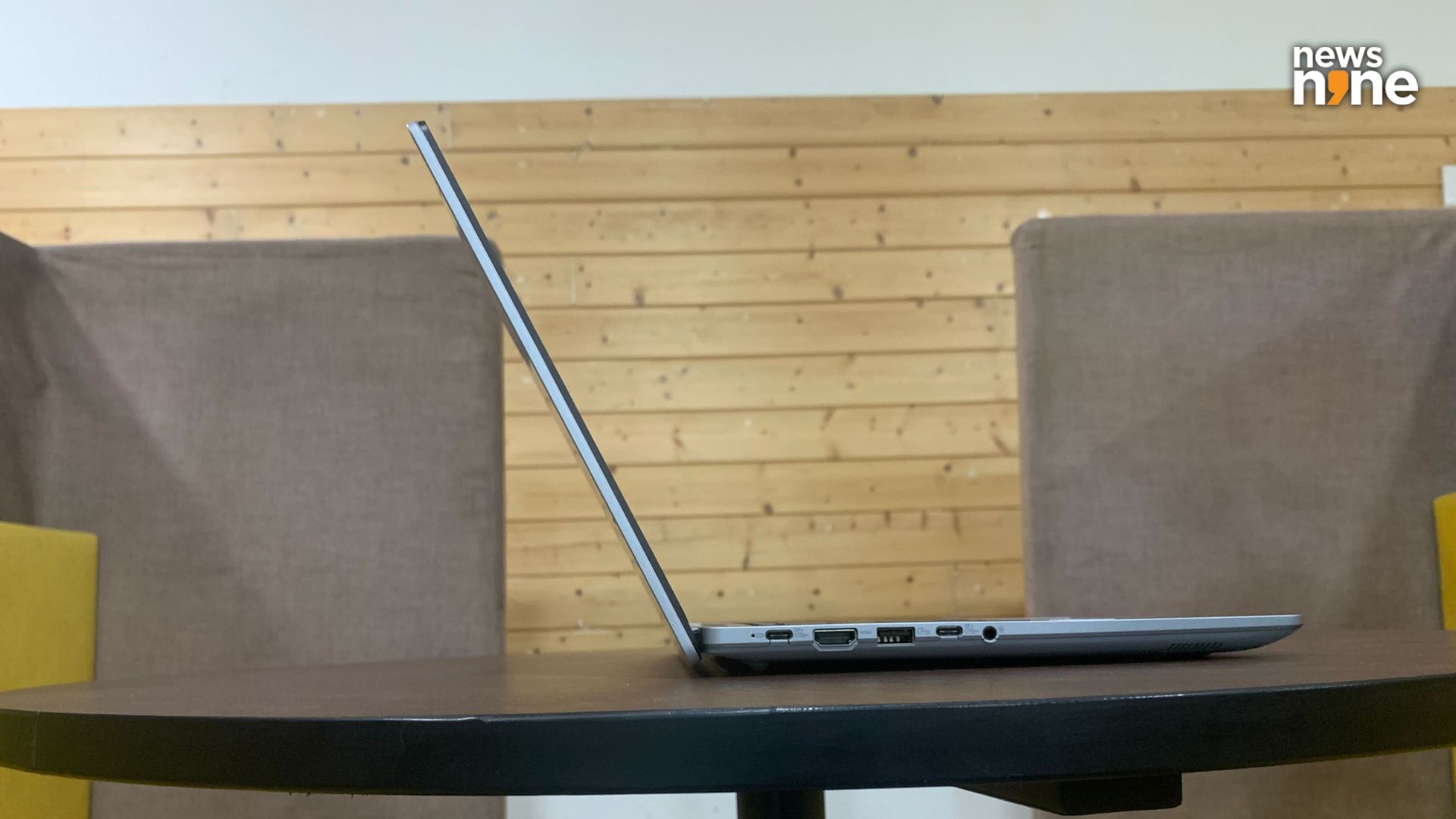 The B1 is incredibly think, but the clever design makes it appear even thinner. (Image Credit: Aditya Madanapalle/News9).
