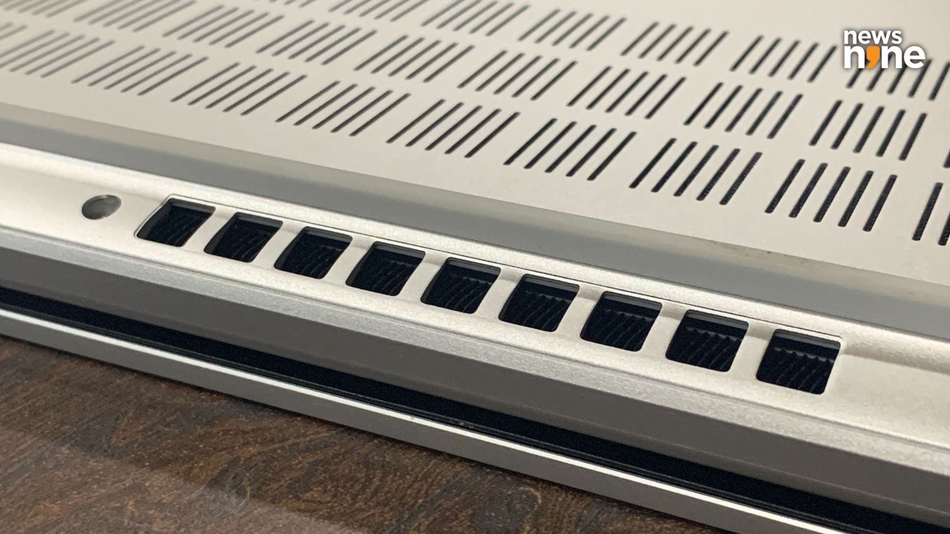 The rear vents are cleverly moved to the base of the device. (Image Credit: Aditya Madanapalle/News9). 