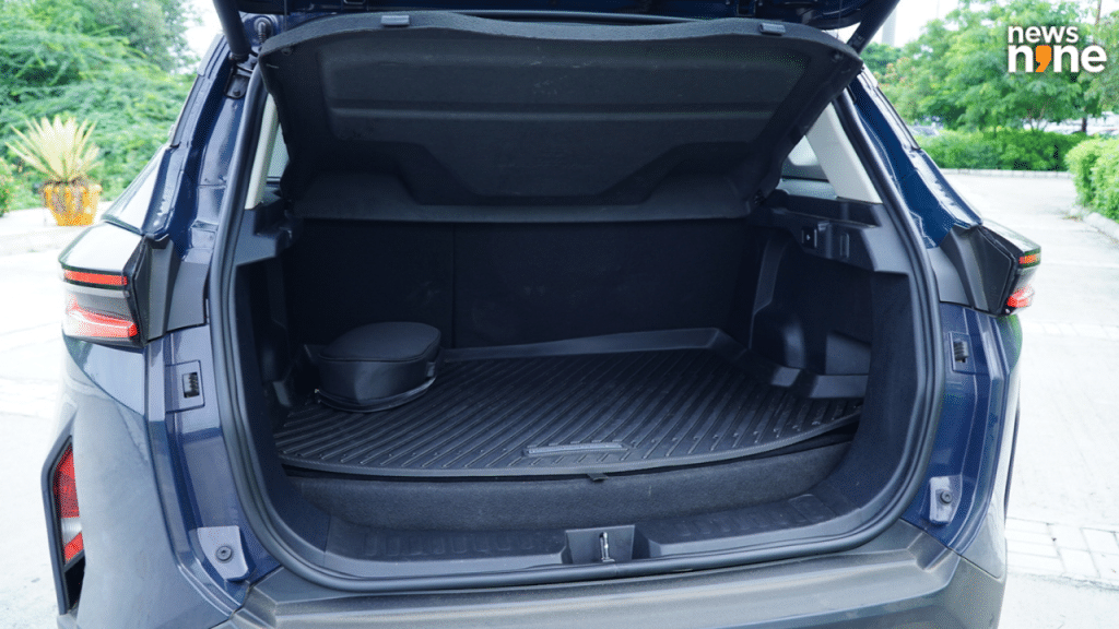 Tata Harrier.ev boot is quite spacious