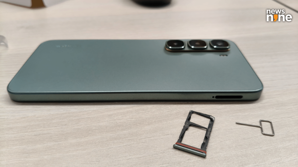 infinix hot 60 5g+ unboxing. (Image Credit: Pragya Singha Roy/News9)