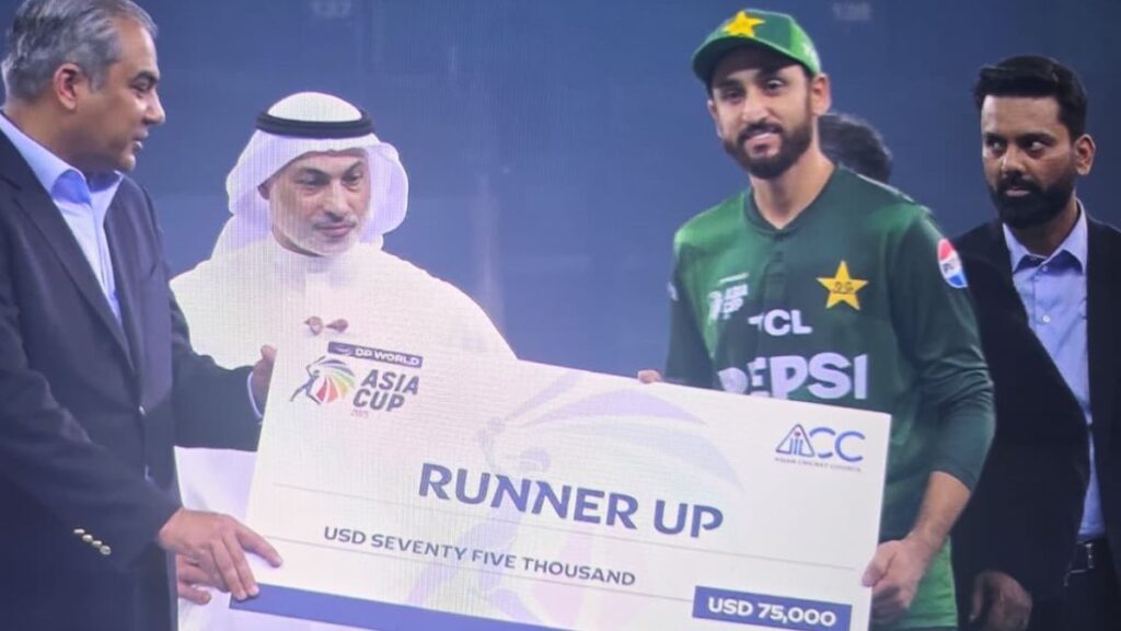 After losing to India, captain Salman Ali Agha was furious and threw a runner up check on camera, video went viral.