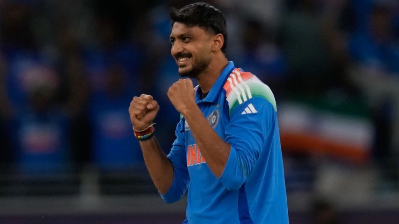 IND vs PAK मैच से पहले Axar Patel इंजर्ड, बचे हुए मैच खेलना भी मुश्किल, ये स्पिनर करेगा रिप्लेस