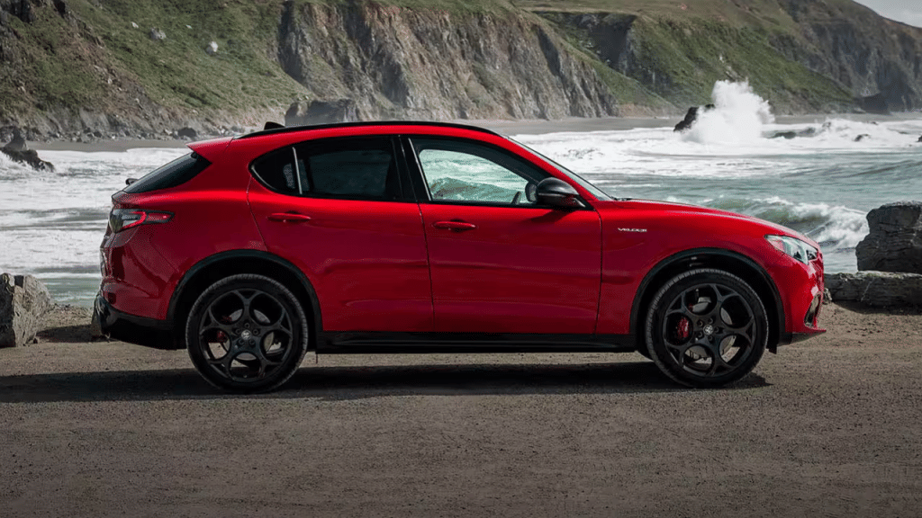 Alfa Romeo Giulia Stelvio's next generation will have ICE as well