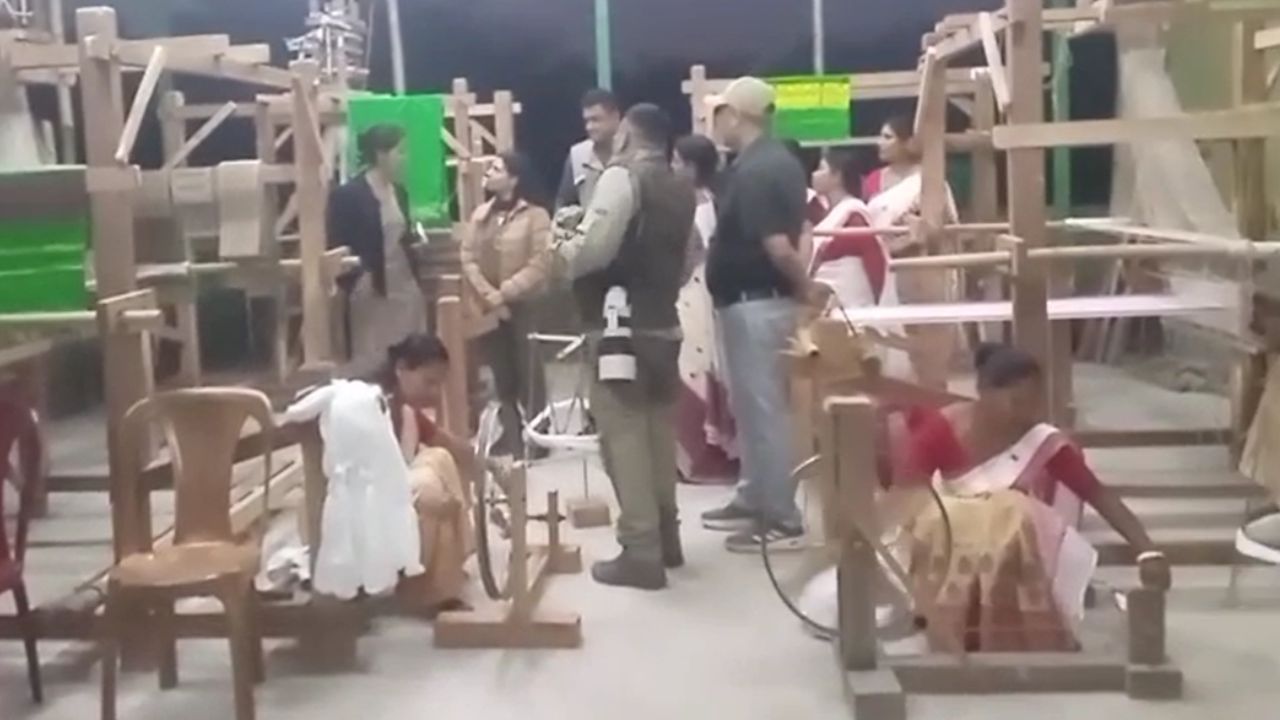 Anil Kumble Wife Chetna Kaziranga Visit