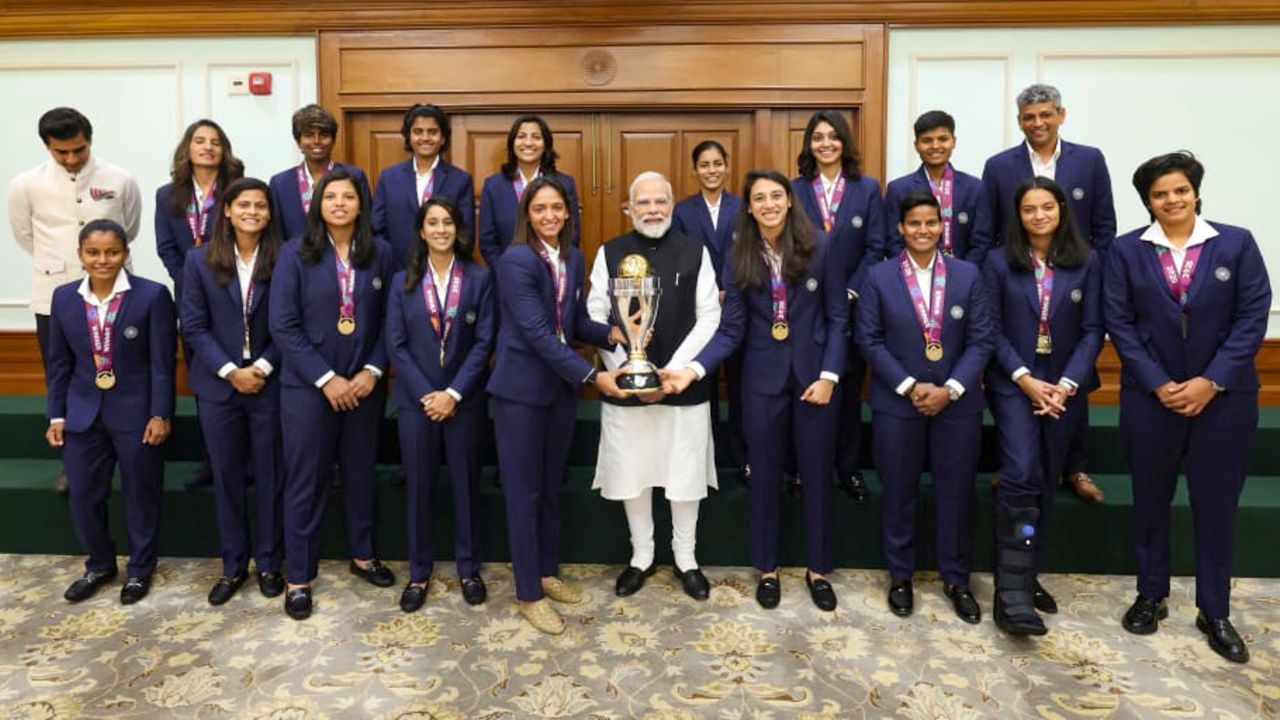 Pm Modi Meets Team India (2)