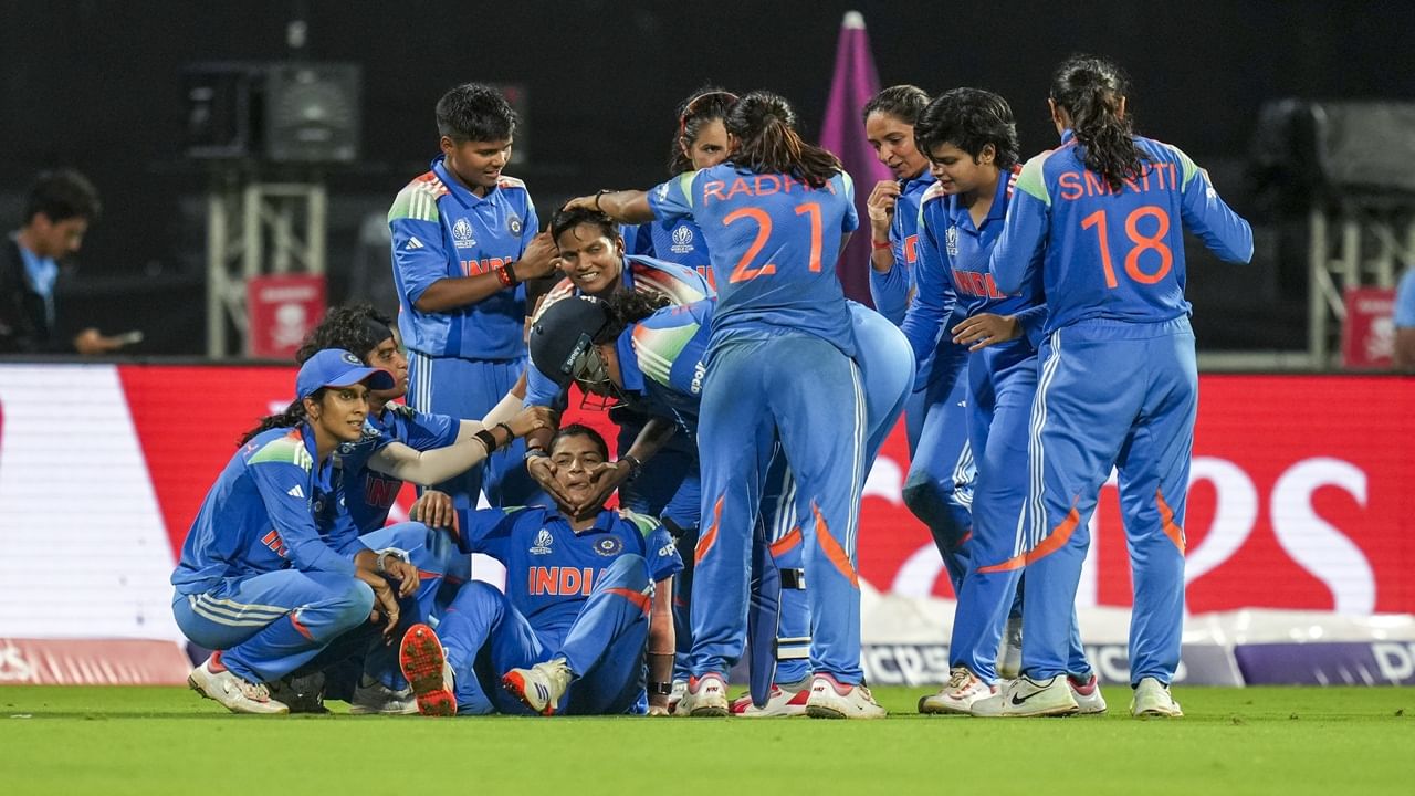 Icc Women's Wc Final: Ind W Vs Sa W