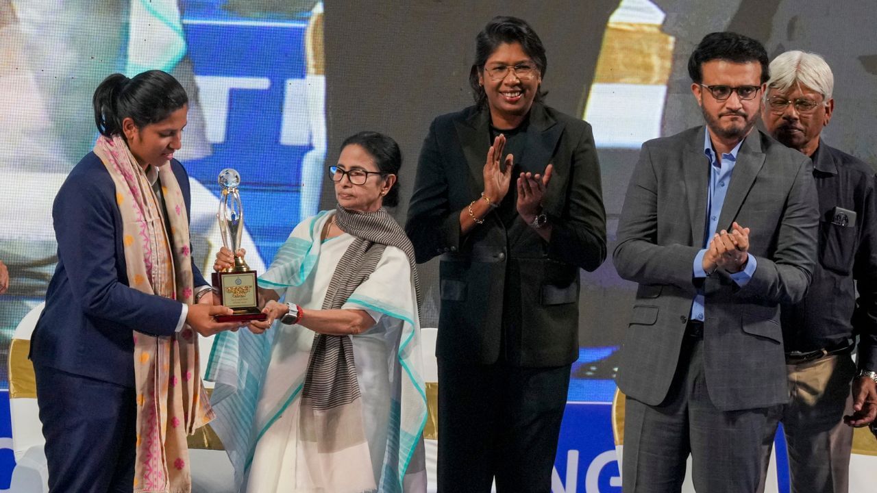 Richa Ghosh Bang Bhushan Pti