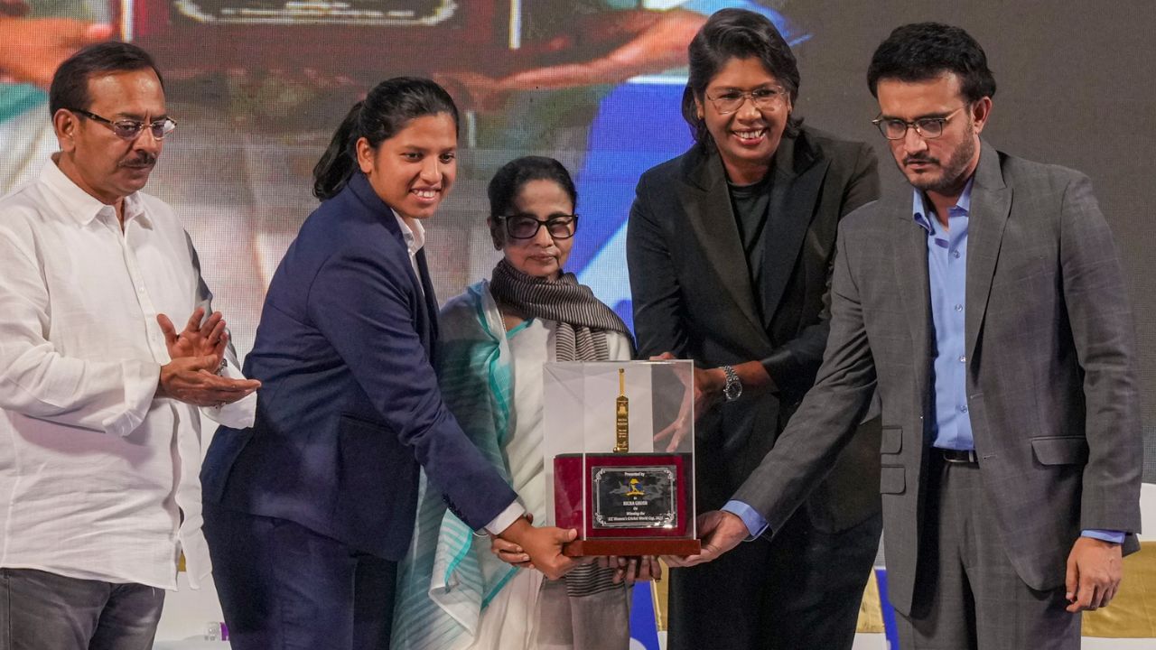 Richa Ghosh Golden Bat Runs Pti