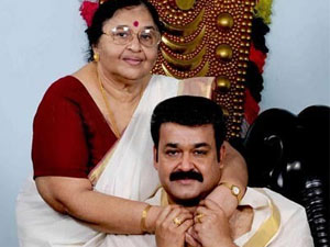 Mohanlal, Mother, Hospital, Kochi, മോഹന്‍ലാല്‍, അമ്മ, ആശുപത്രി, കൊച്ചി -  Malayalam Filmibeat