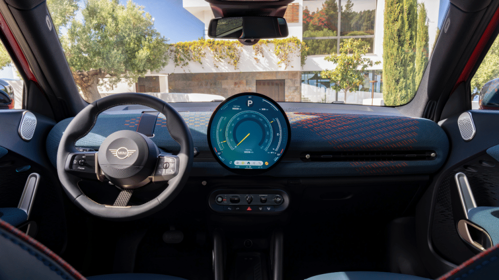 Mini Aceman interior