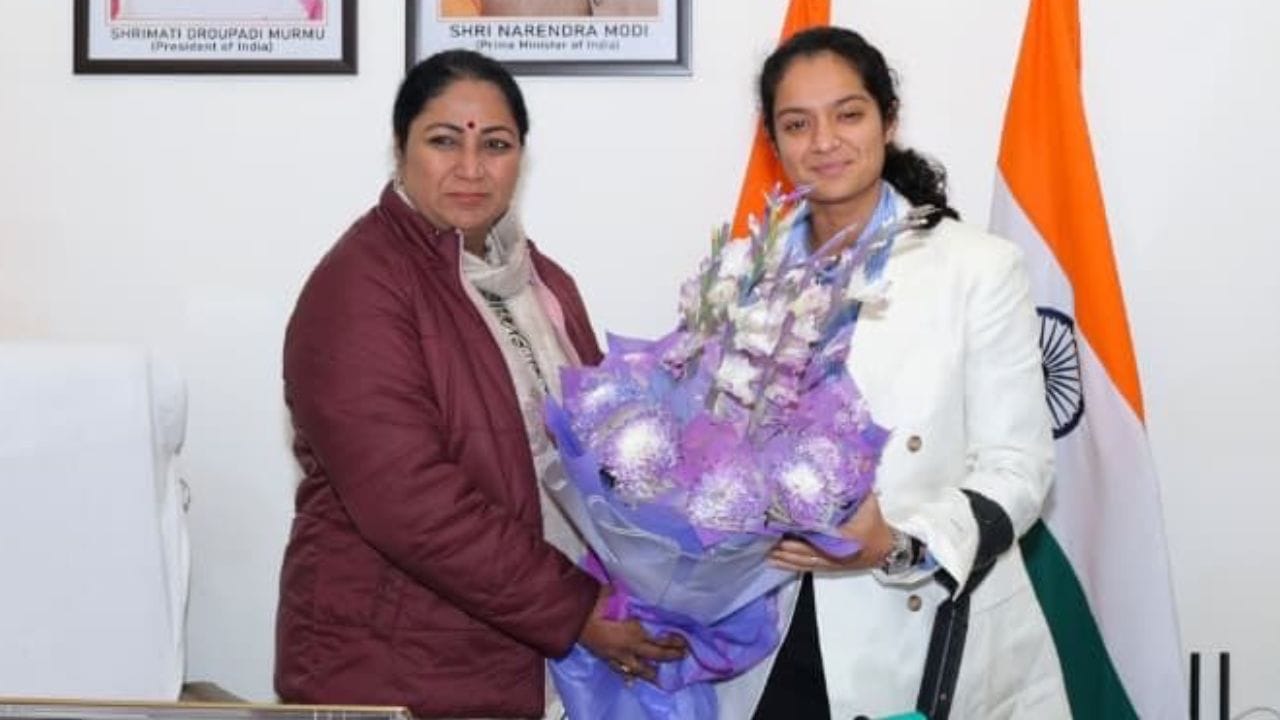 Rekha Gupta And Pratika Rawal