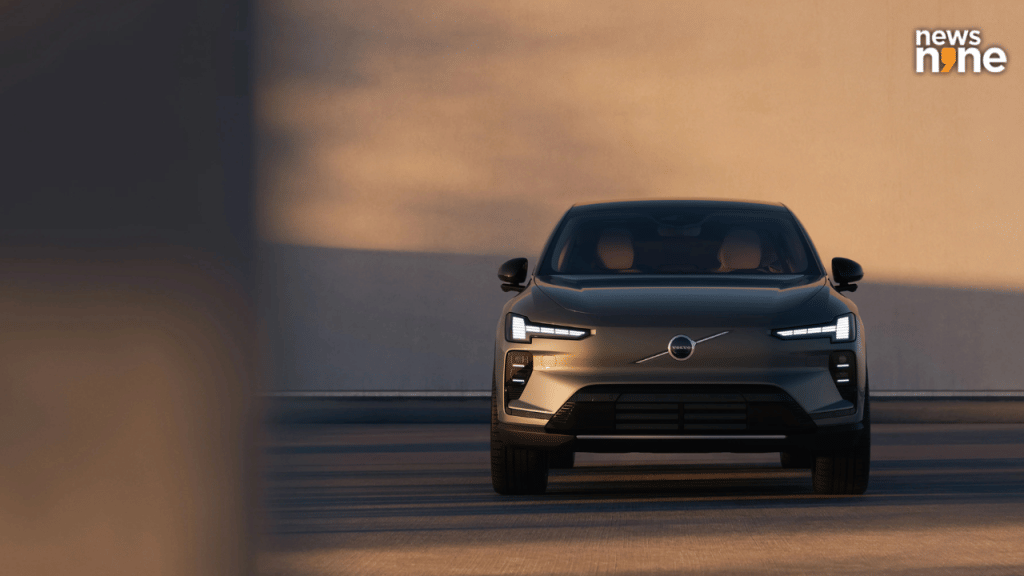 2027 Volvo EX60 front has closed-off grille