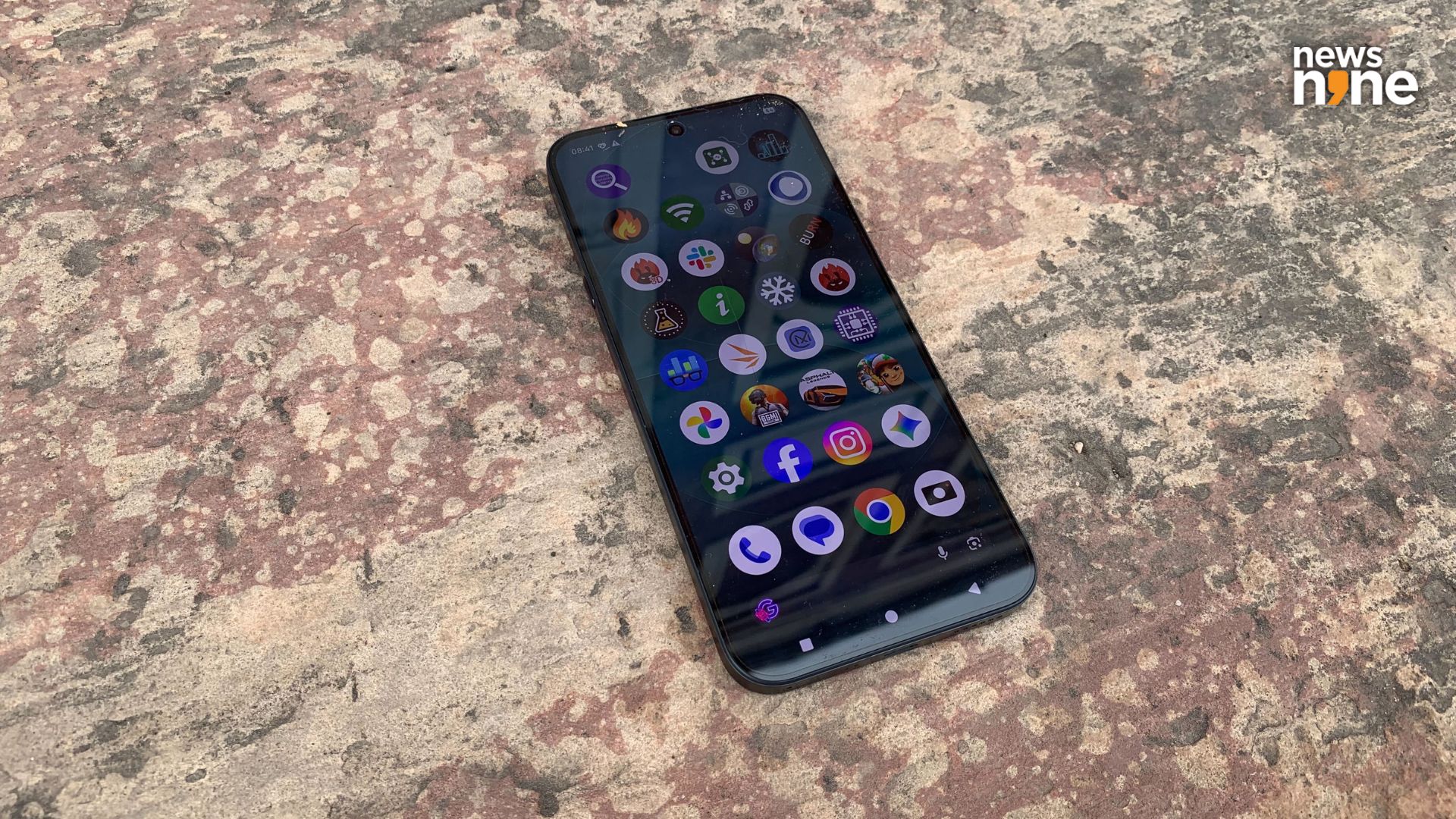 The display holds its own under direct sunlight. (Image Credit: Aditya Madanapalle/News9). 