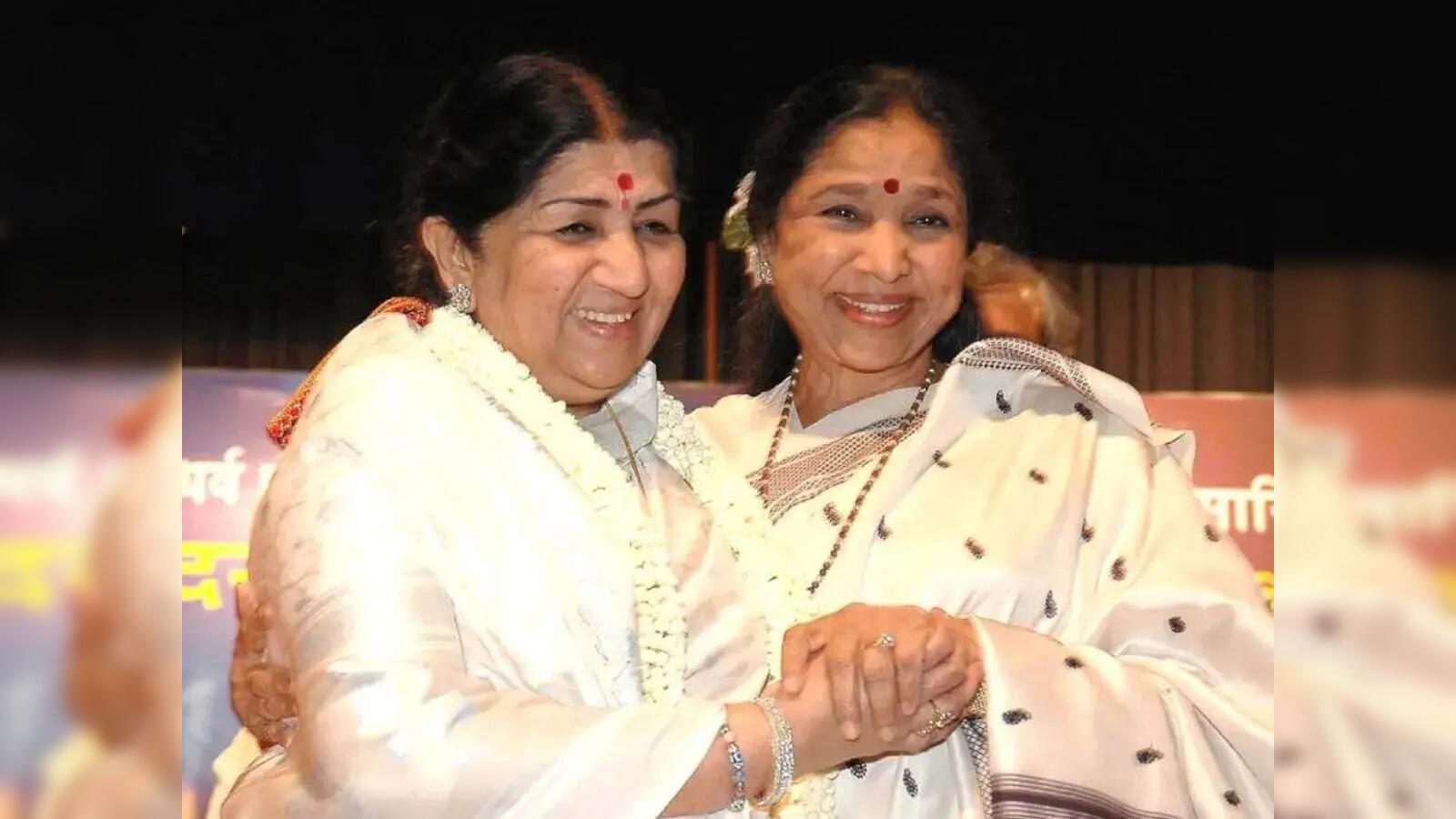 Asha Bhosle and Lata Mangeshkar 